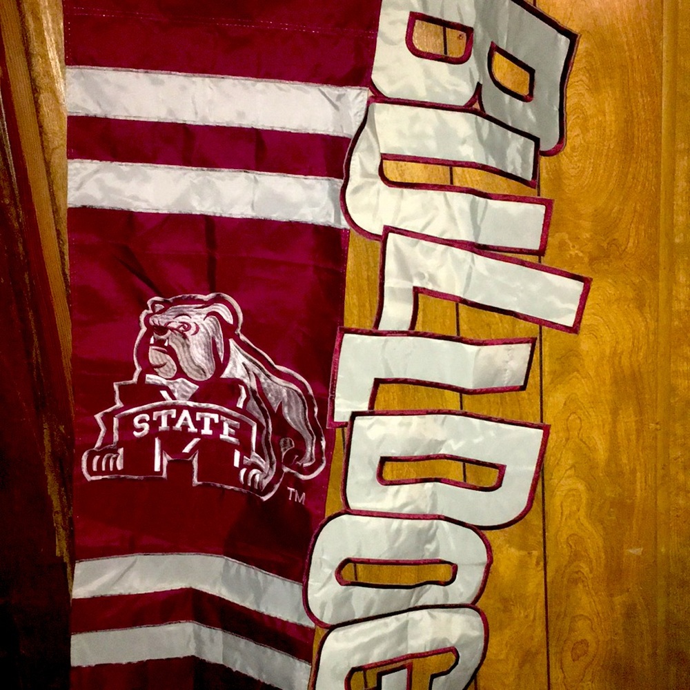 MS STATE BULLDOGS outdoor flag